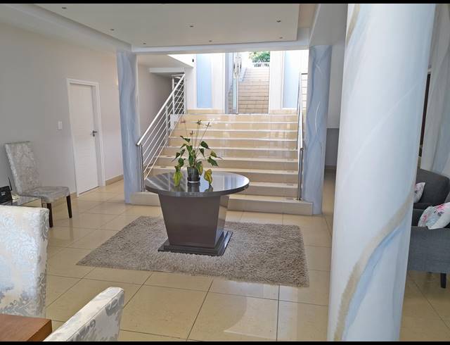 5 BEDROOM FREESTANDING FOR SALE IN TINLEY MANOR